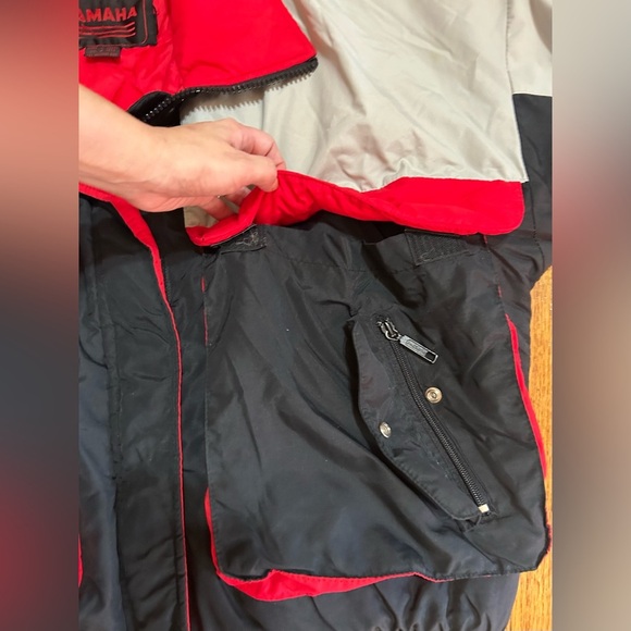 Vtg Yamaha Snowmobiles Jacket Ladies Sz XL Full Zip Insulated Red  Black - Picture 5 of 13